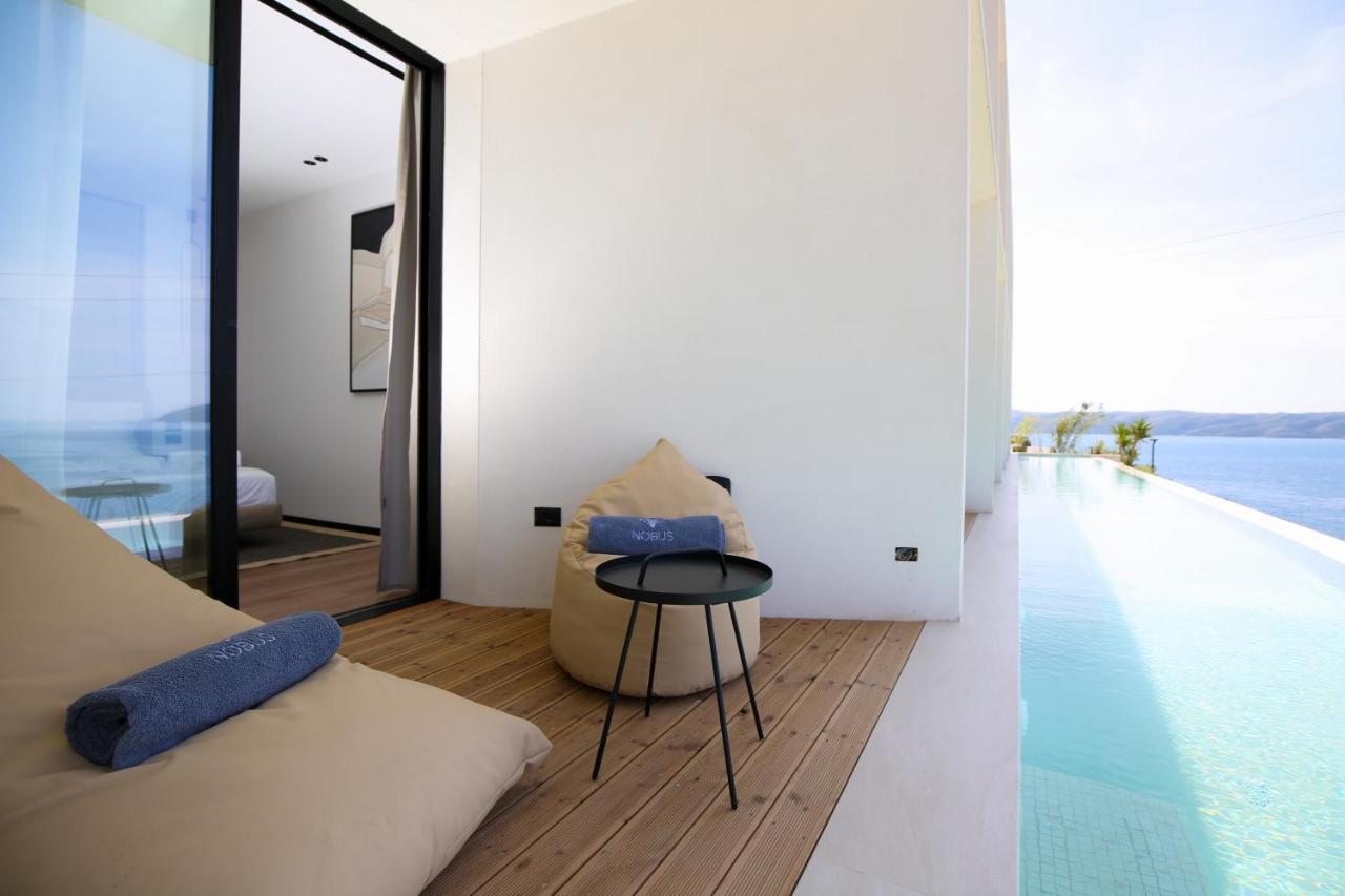 Doppelzimmer mit Balkon und eigenem Pool