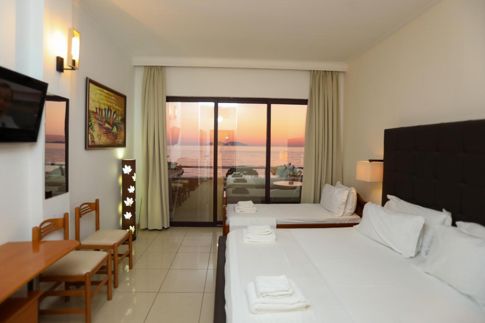 Standard Triple Room Sea View