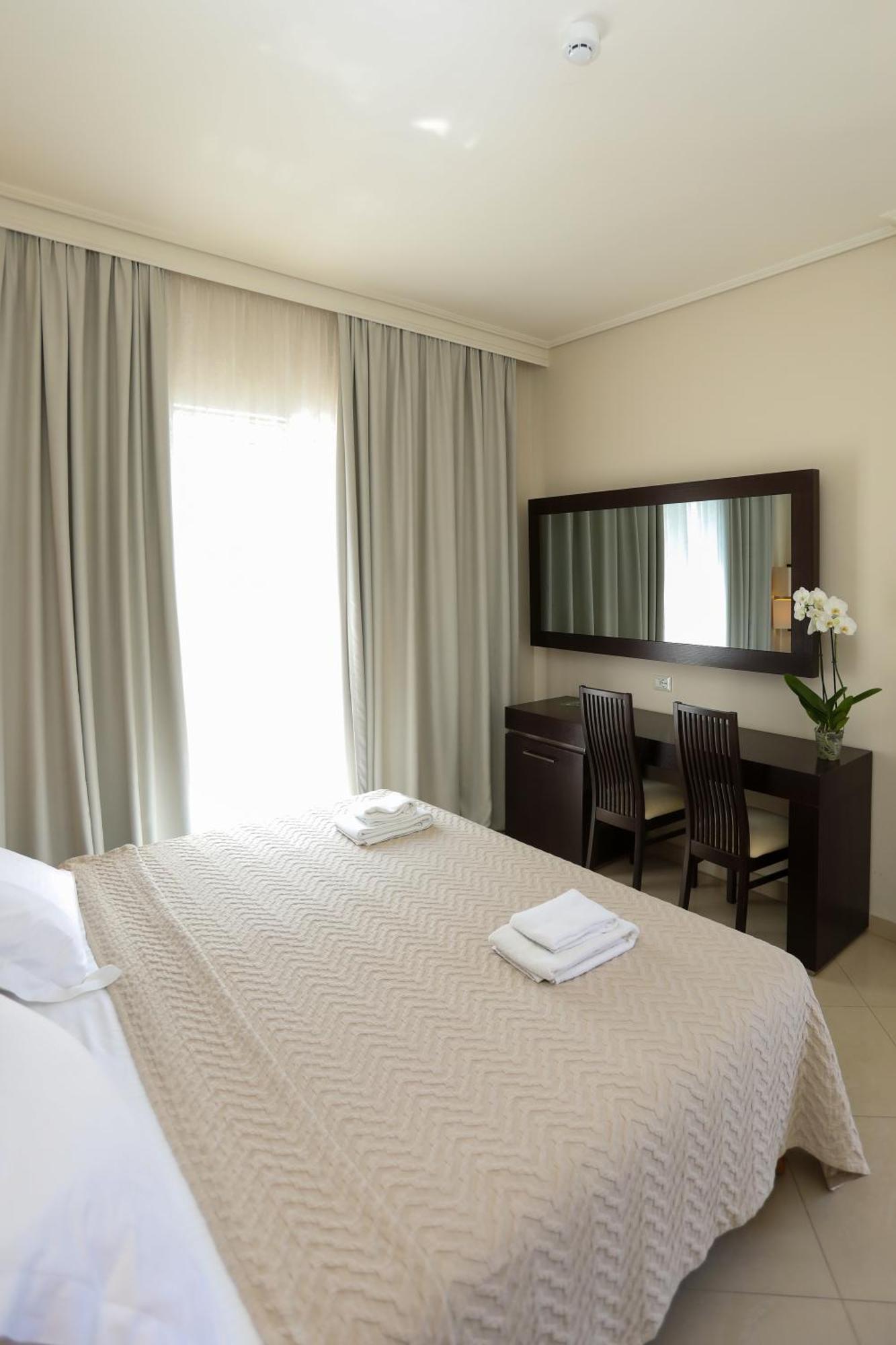 Superior Double or Twin Room Mountain View